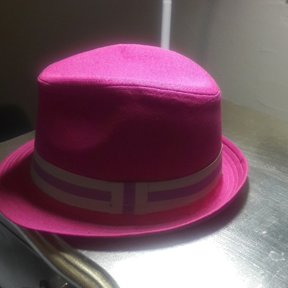 Pink hat - Picture 3 of 3